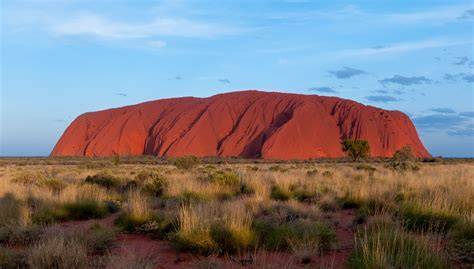 Uluru a Kata Tjuta v austrálskej púšti
