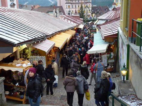 Vianočné trhy a adventný veniec Mariazell