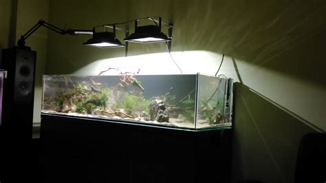 Ventilátory nad hladinou akvária