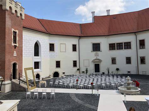 Historický zámok a vinárstvo Pezinok